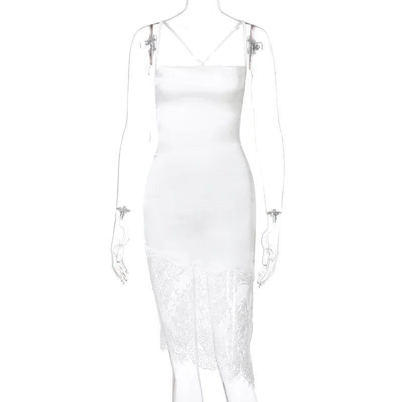 Robe midi élégante à fines bretelles avec détails en dentelle