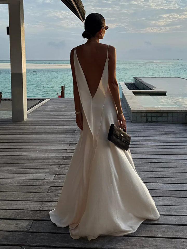 Robe Longue Satinée Élégante à Col V