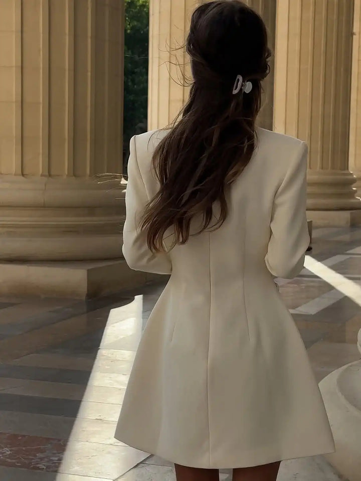 Robe Courte Élégante à Taille Plissée