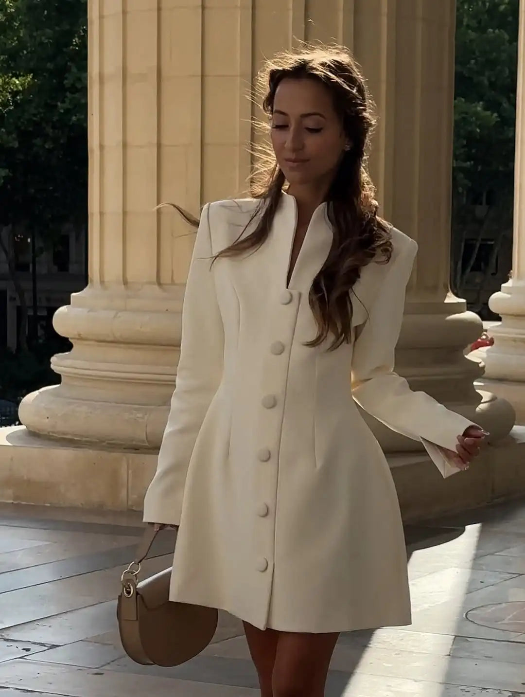 Robe Courte Élégante à Taille Plissée