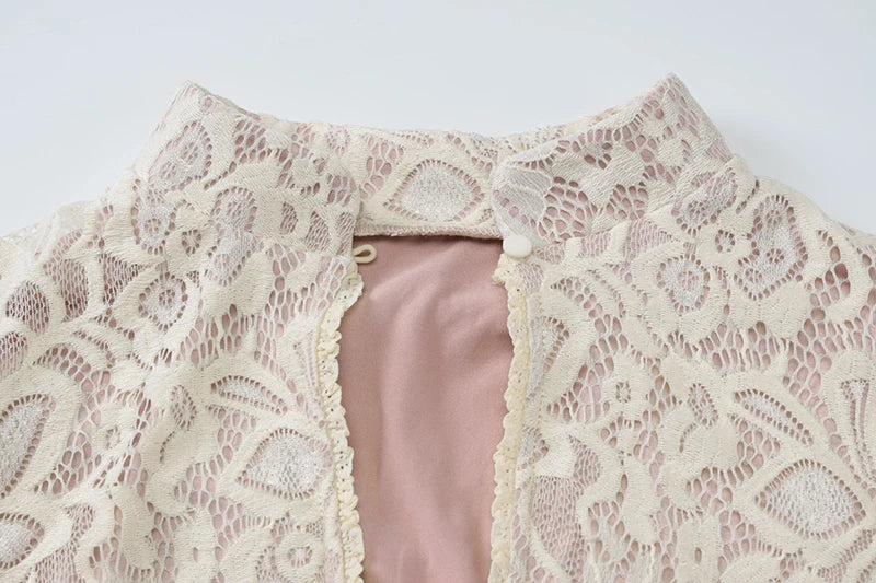 Robe en maille avec empiècements en tulle