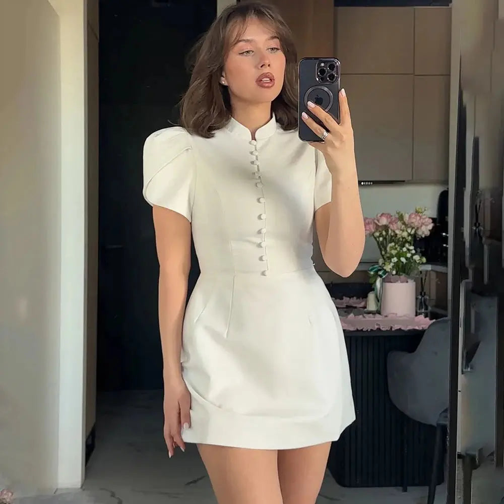 Robe Courte Élégante à Manches Bouffantes et Col