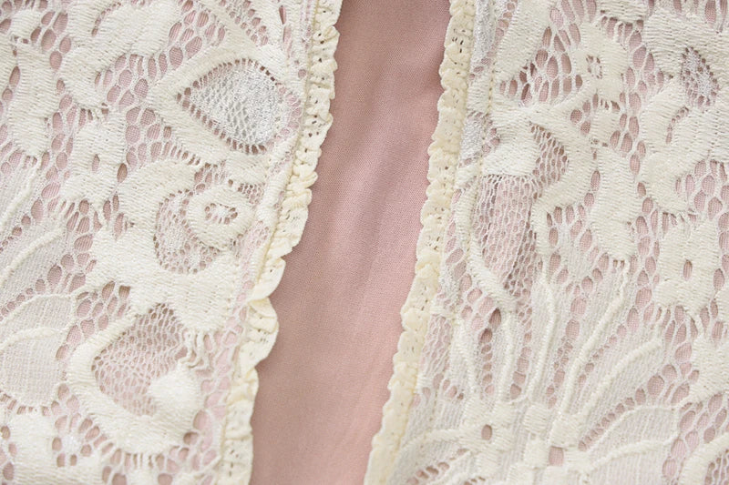 Robe en maille avec empiècements en tulle
