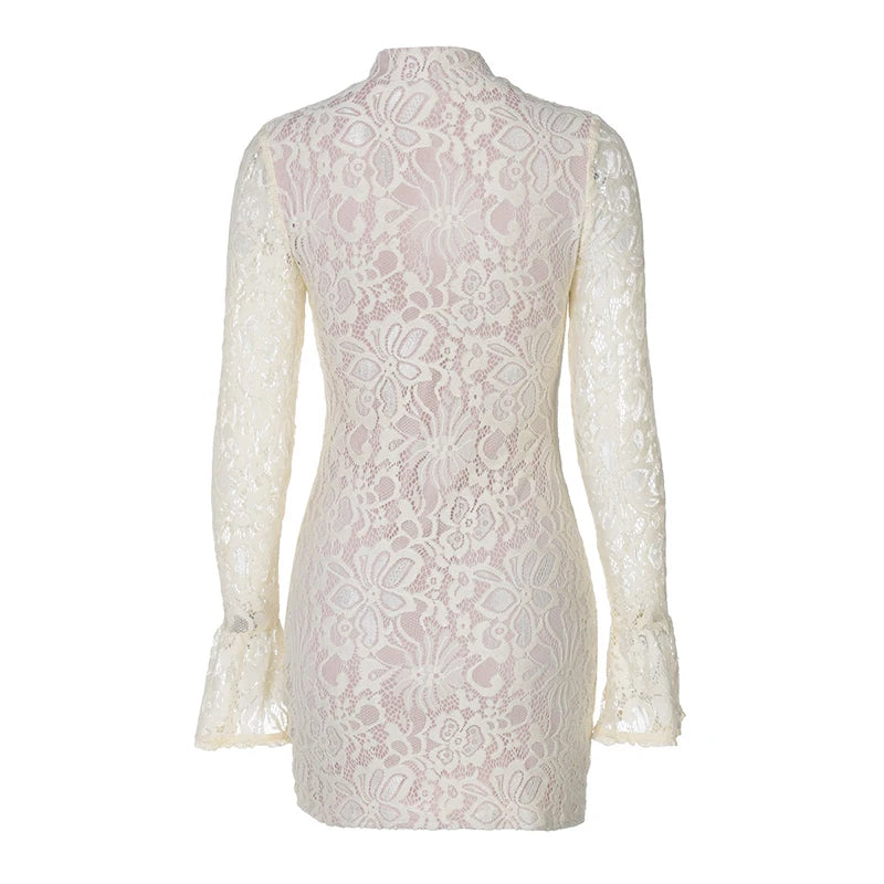 Robe en maille avec empiècements en tulle