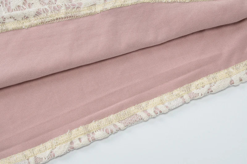 Robe en maille avec empiècements en tulle